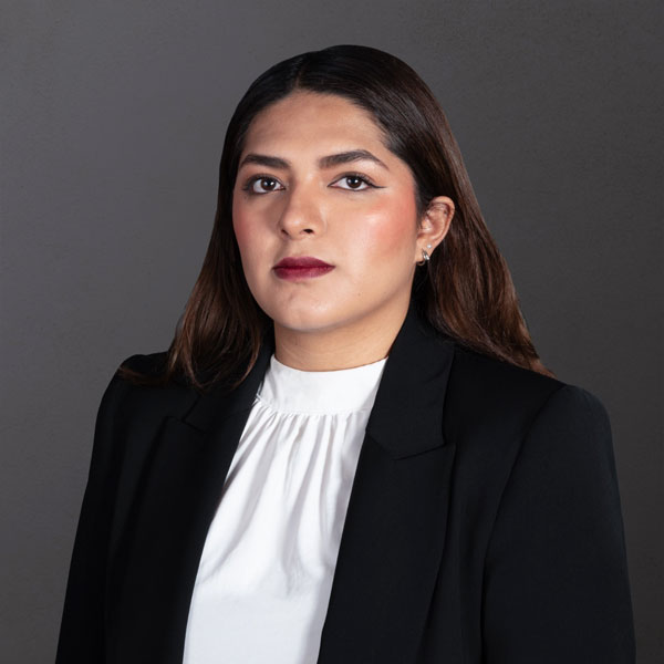 Zyanya Arzate / Associate
